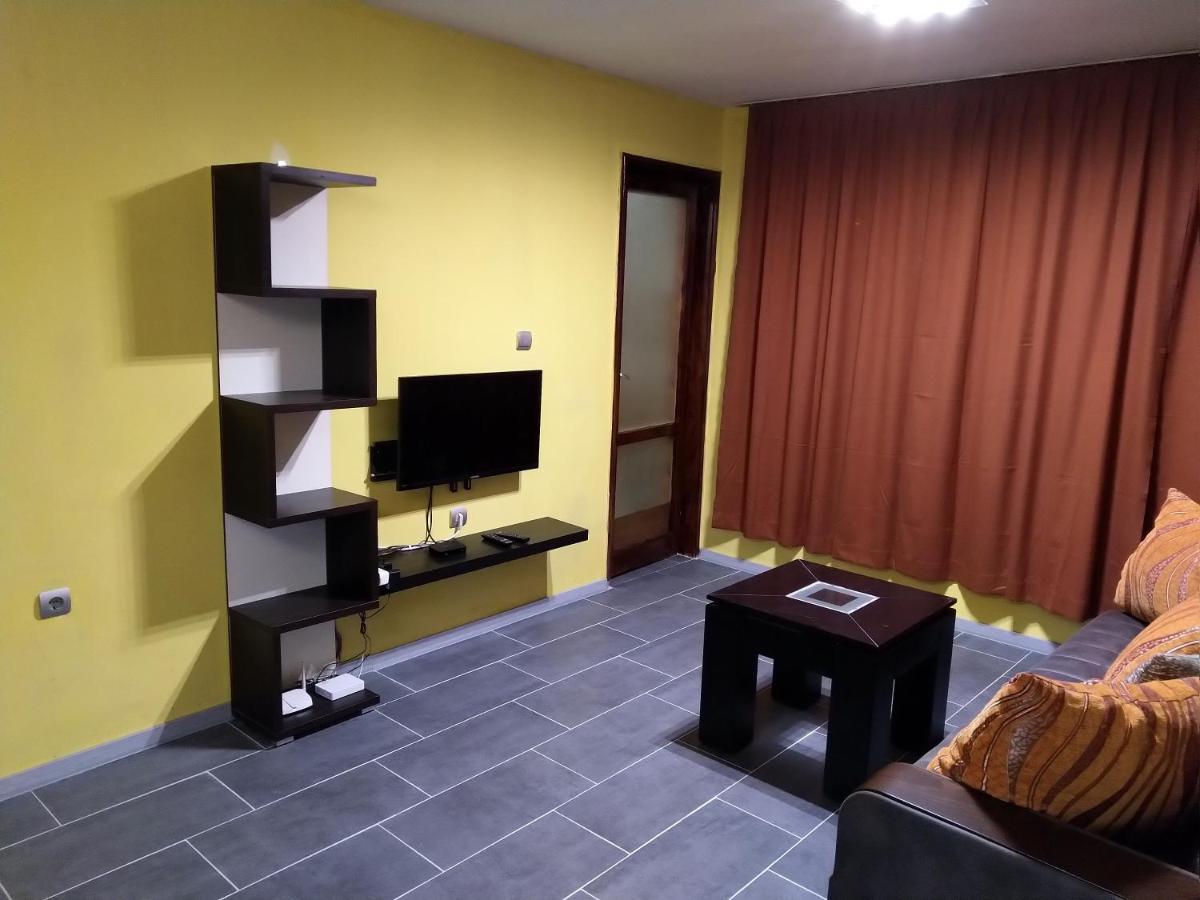 Eli Apartment Burgasz Kültér fotó