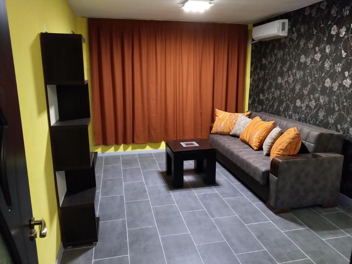 Eli Apartment Burgasz Kültér fotó