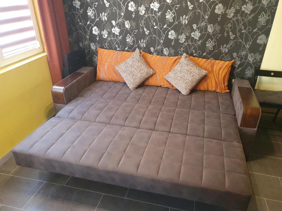 Eli Apartment Burgasz Kültér fotó